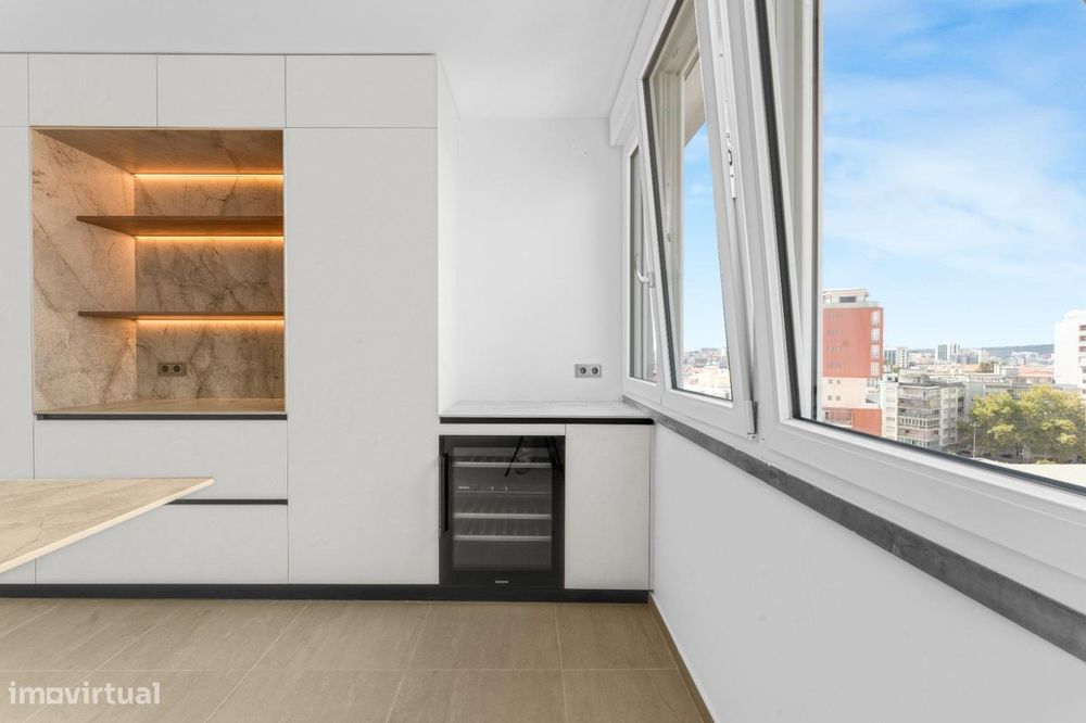 Penthouse T6 com Terraço de 131 m2 e Vista sobre Lisboa | Alvalade