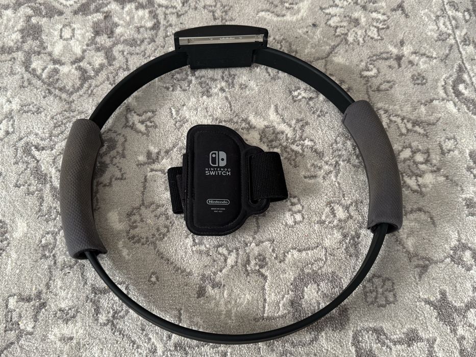 Konsola Nintendo Switch Czerwono-niebieski + Ring Fit Adventure