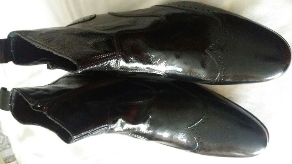 Botas em pele couro tamanho 41 novas