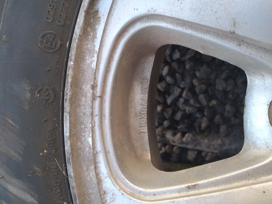 Продам комплект шин зимових 205/70R15 з дисками 4шт