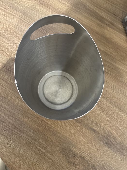 Wyciskarka sana pojemnik na miąsz