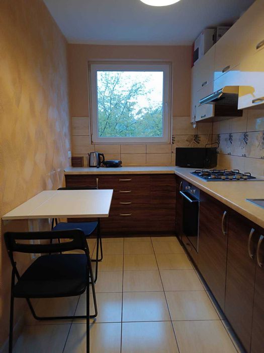 Duży przestronny pokój z balkonem