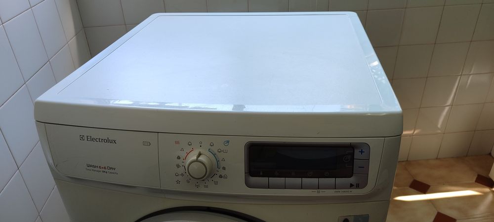 Máquina de Lavar e Secar