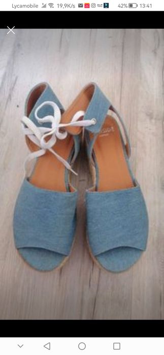 Sandálias novas de senhora