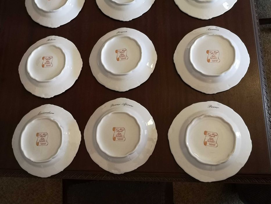 Réplica Autenticada de 15 pratos Porcelana da Rainha Dona Maria II