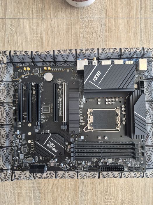 Płyta głowa MSI PRO B760-P WIFI DDR4