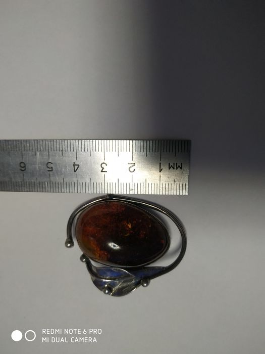 Вироби з натурального бурштину.