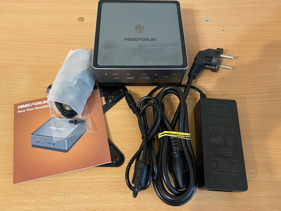 Мини ПК MinisForum UM270(Ryzen7/8gb/256gb)