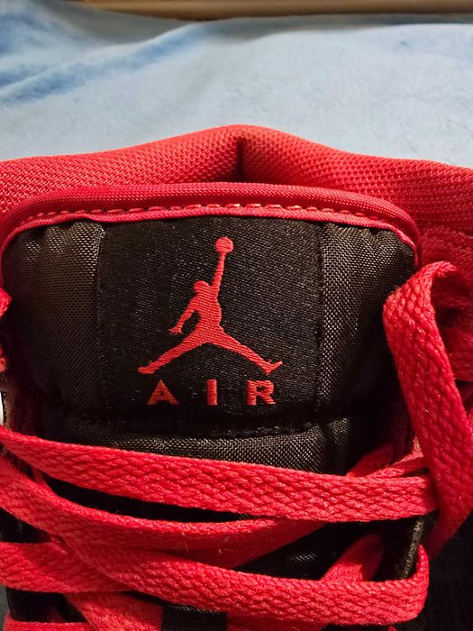 Buty NIKE Jordan 1 MID - Czarno-czerwone - Bred