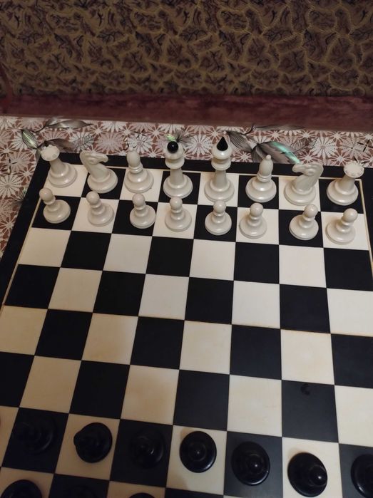 Шахматы большие - Киев.