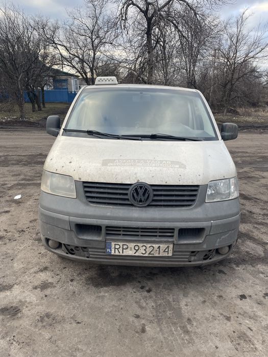 Продаємо Volkswagen T5