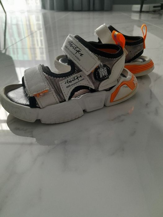 Босоніжки дитячі