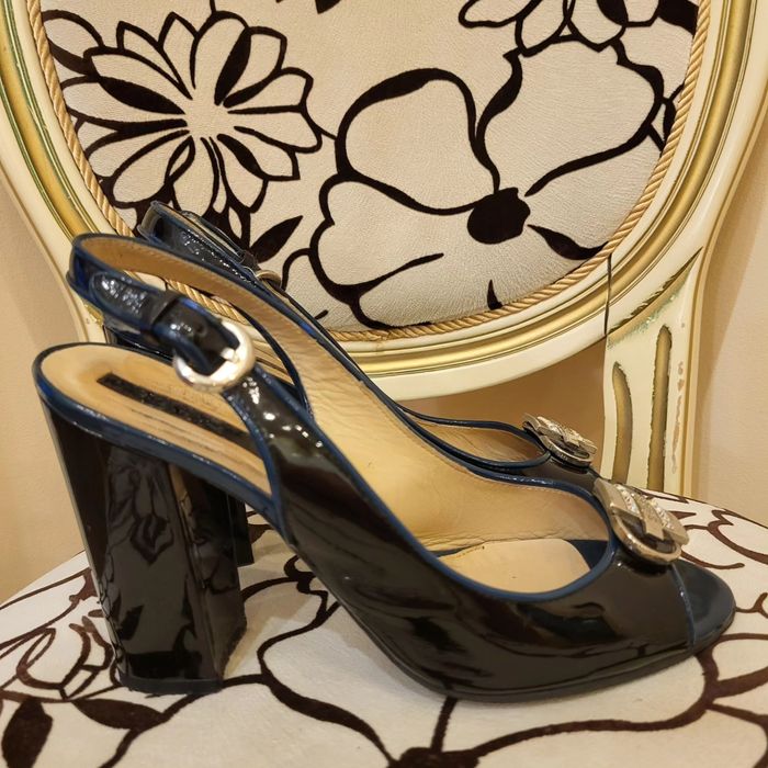 Босоножки Essere