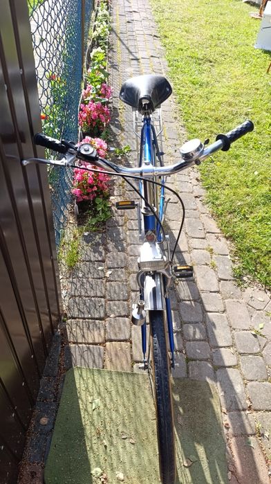 Rower stary z ramą.