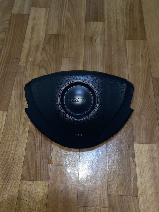 Подушка Air Bag безопасности безпеки руля на Дача Логан б/у 8200759890