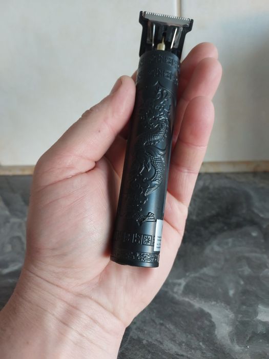 Mały trimmer do brody ta włosów