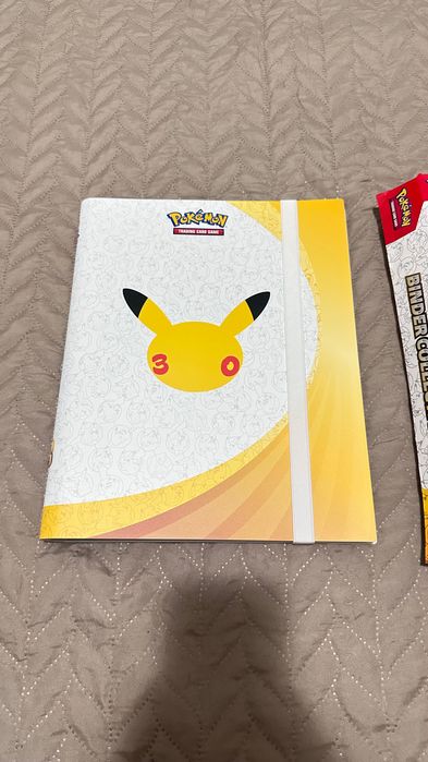 Binder pokemon 30th