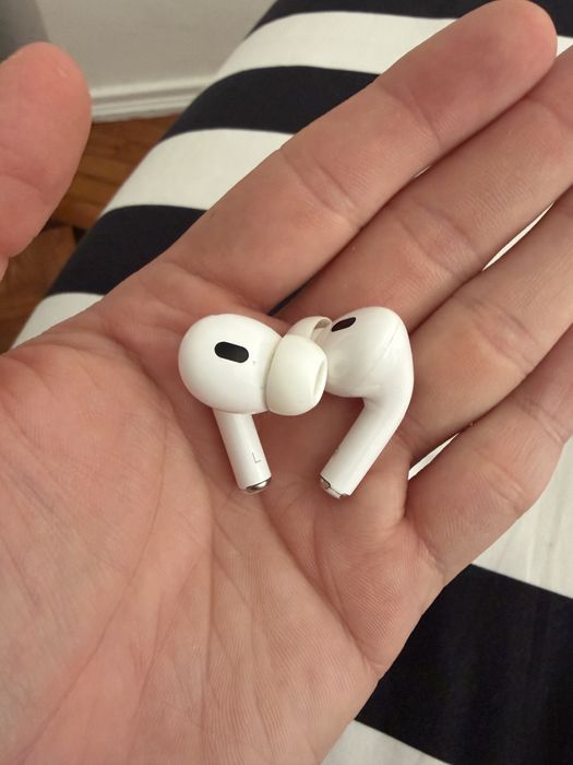 AirPods Pro Apple