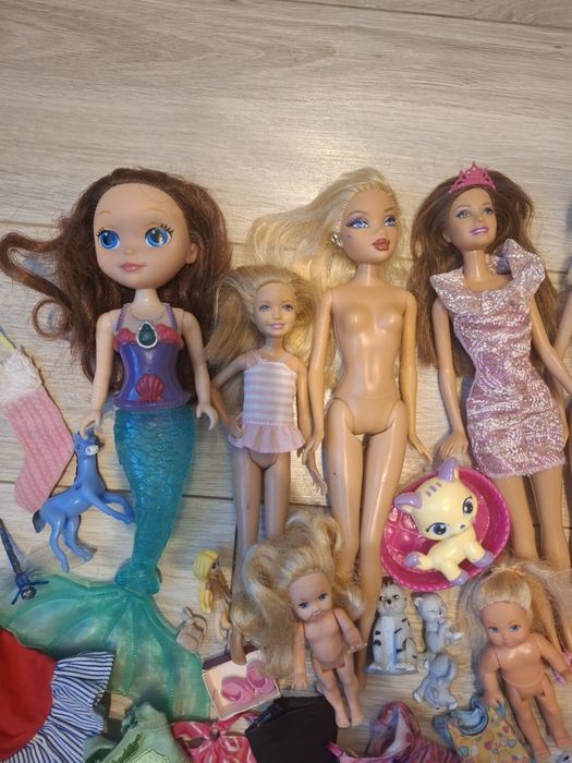 Лот іграшок для дівчинки