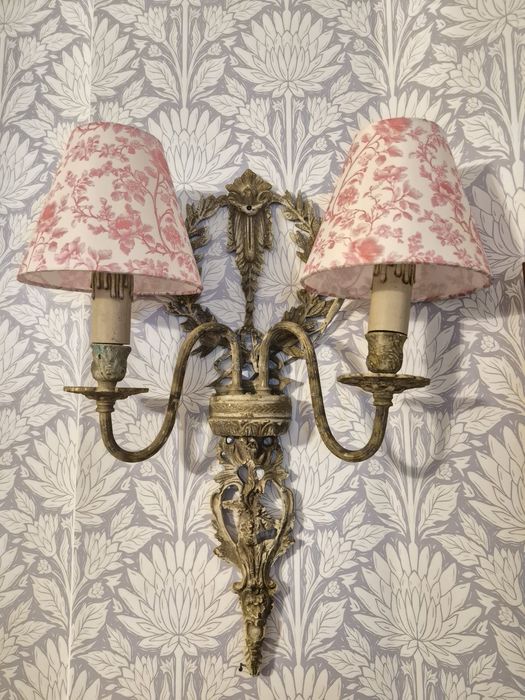 Par de Apliques de Parede Vintage em Estilo Clássico.
