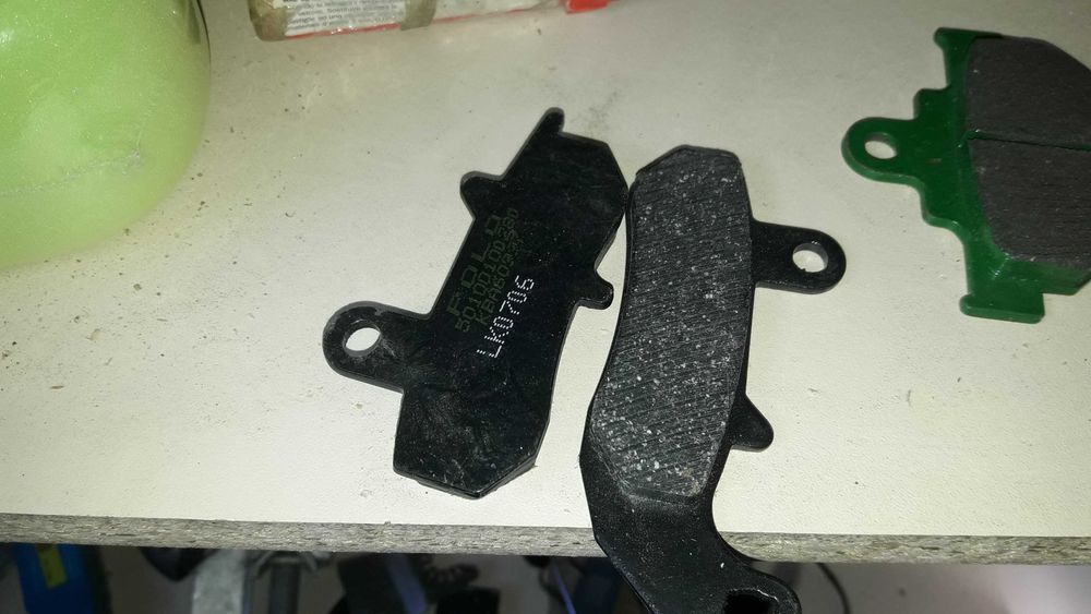 Тормозні колодки brembo