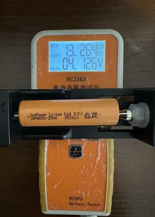 13 sztuk ogniwa 18650 litowo jonowe Sunpower 2500mah 25A