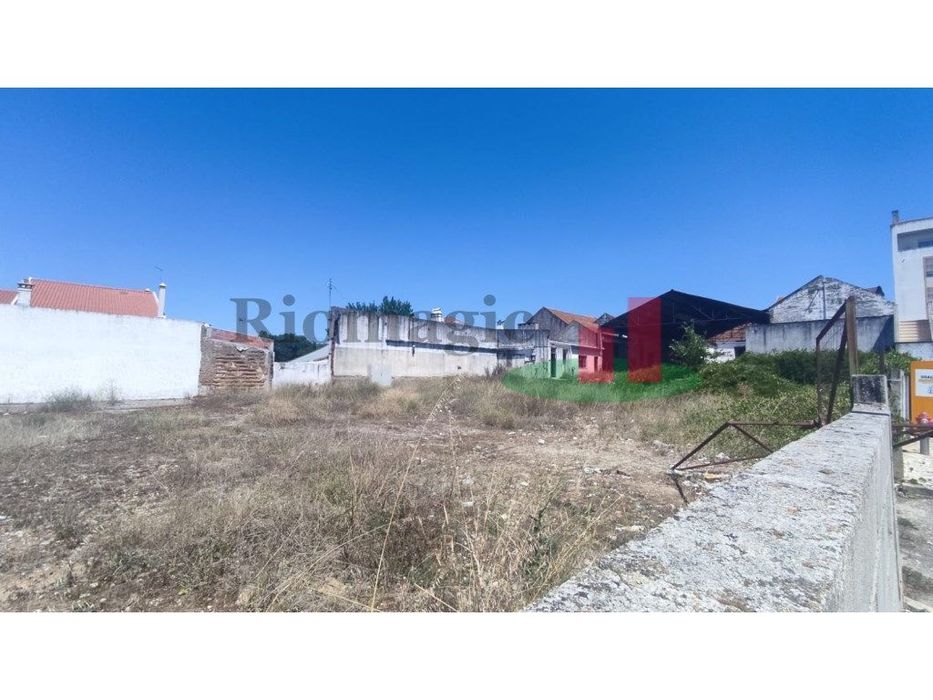 Lote de Terreno em Alpiarça***RIOMAGIC***