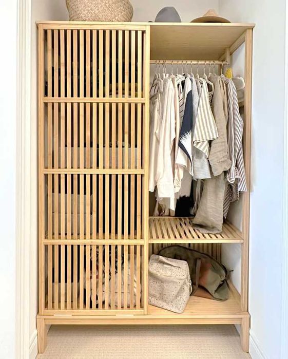 Roupeiro aberto em bambu IKEA