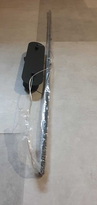 Lampa wisząca led czarna liniowa