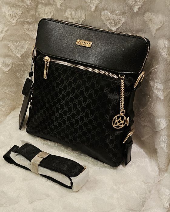 Zapraszam do zakupu niesamowitej Nowej Listonoszki firmy Kazar !