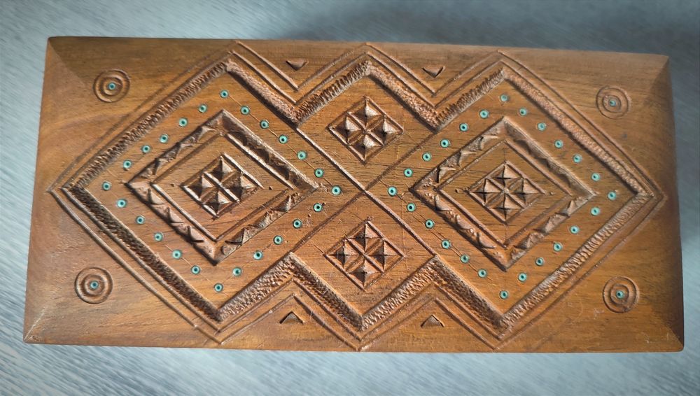 Скринька, шкатулка дерев'яна