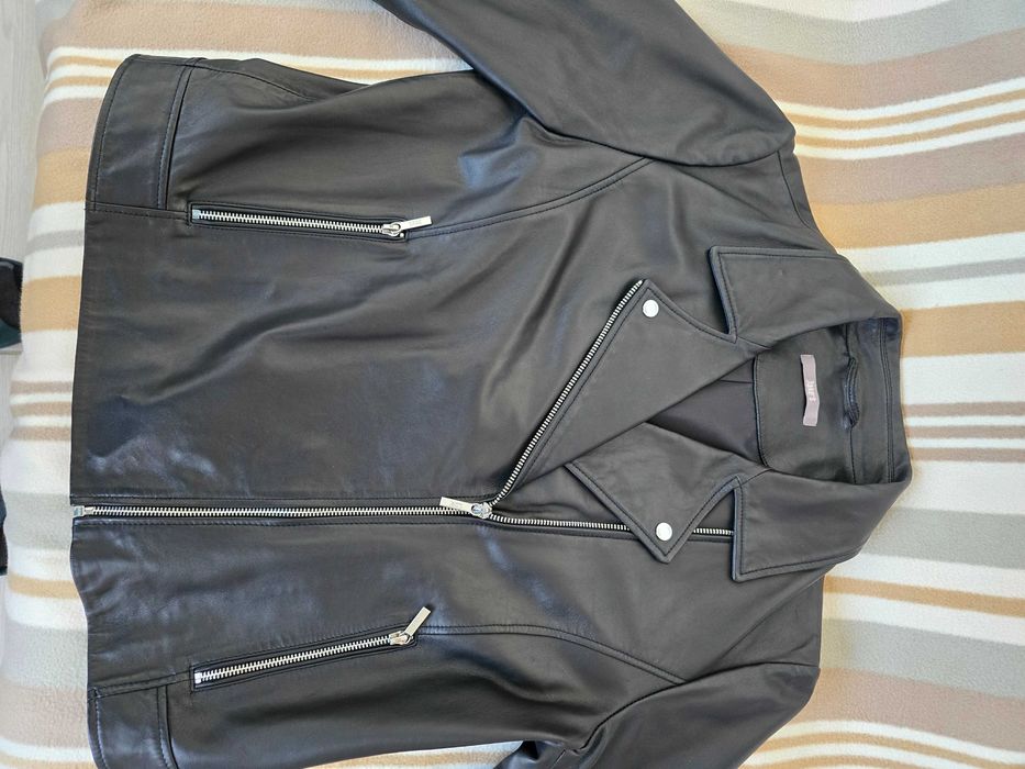 Kurtka damska czarna skórzana, skóra jegnięca.