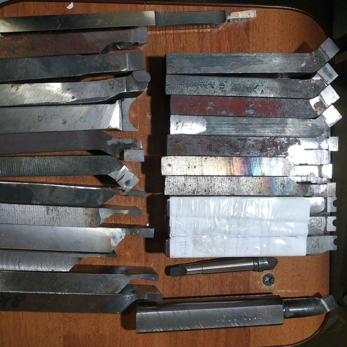 Продам токарные резцы