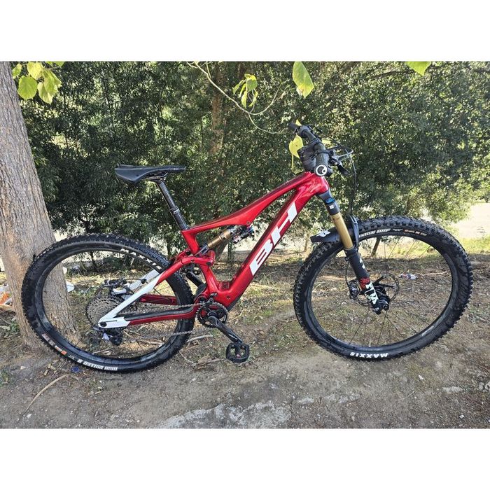 Bh eletrica semi nova s carbono super equipada