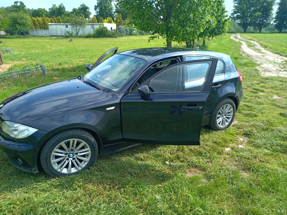 BMW seria E 87 czarny 5drzwi