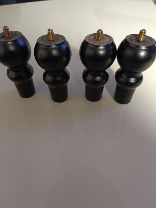 Nogi meblowe do pufy fotele