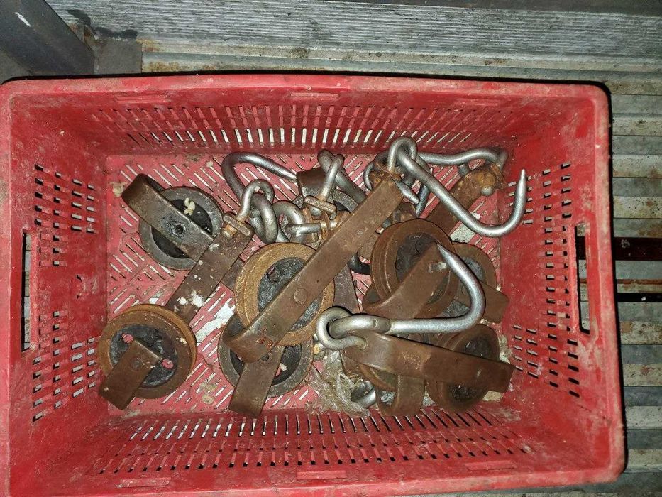 Тролеї з гаком для напівтуш