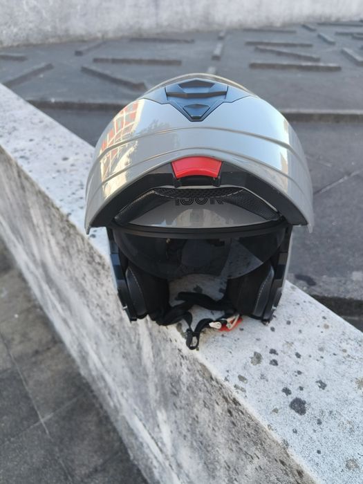 Capacete modular usado com alguna riscos