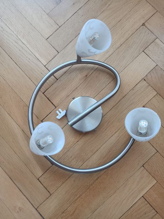 Lampa Pera firmy Massive 3x40W
MASSIVE Lampa  PERA 3x40W 
Najedź kur