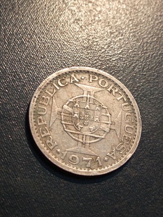 2,5 escudos - S. Tome e Principe	1971	- CuproNíquel - Muito escassa