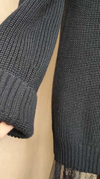 В'язаний довгий светр  з 100 меринос й мереживна спідниця
