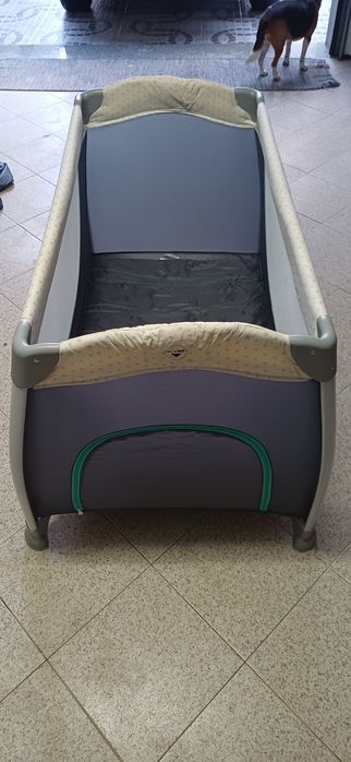 Carrinho de bebé 3 em 1 / Cadeirinhas bebé/criança / Cama de viagem