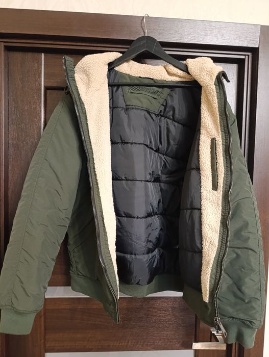 Куртка мужская с капюшоном зимняя Pull & Bear.