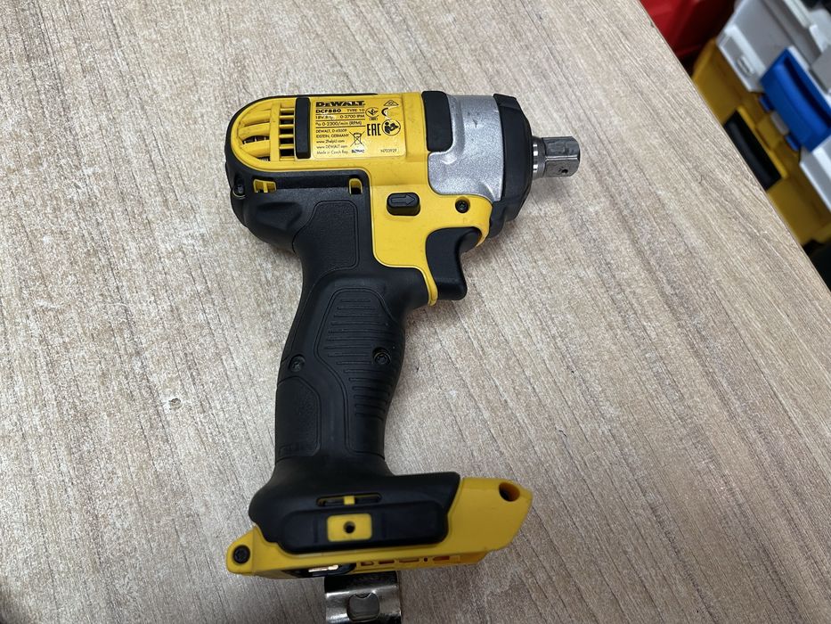 Dewalt DCF880 /  акумуляторний гайковерт Девольт 1/2