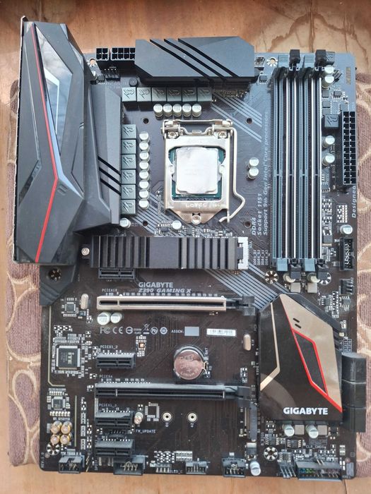 Материнська плата Gigabyte Z390 Gaming X