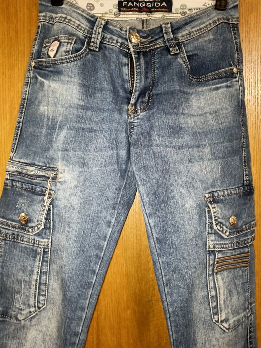 Продам джинси 27р.на 158-170