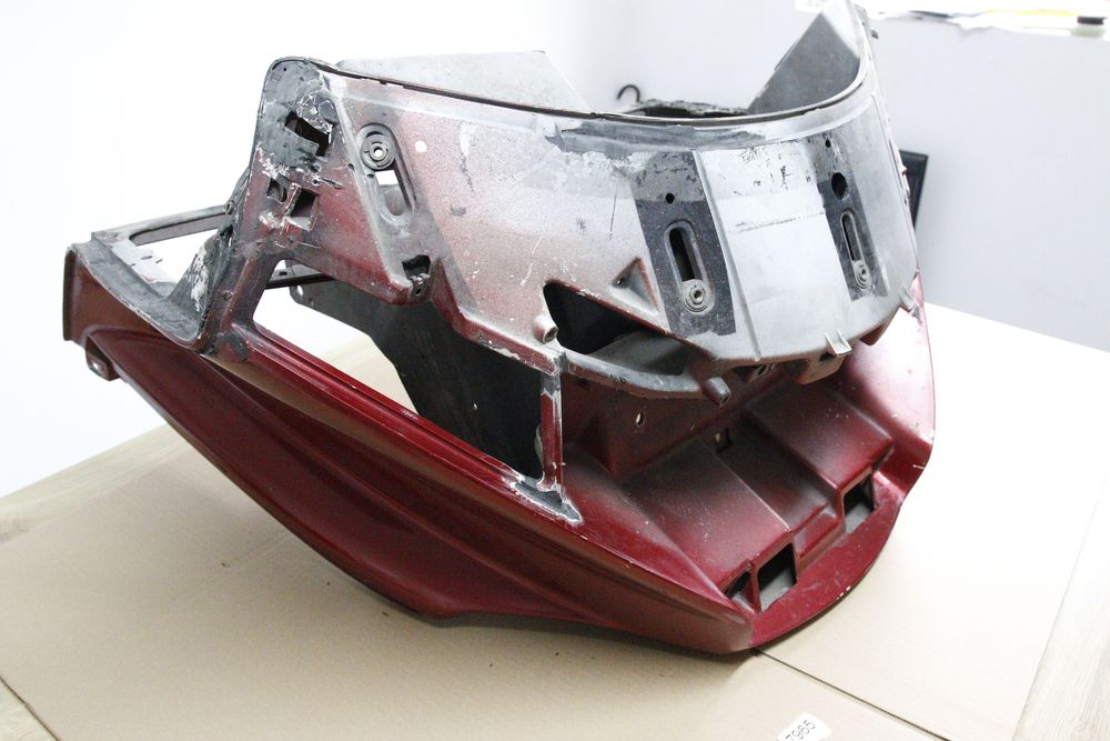 7965 Owiewka przód czacha przednia 64230-MN5 Honda Goldwing Gl1500