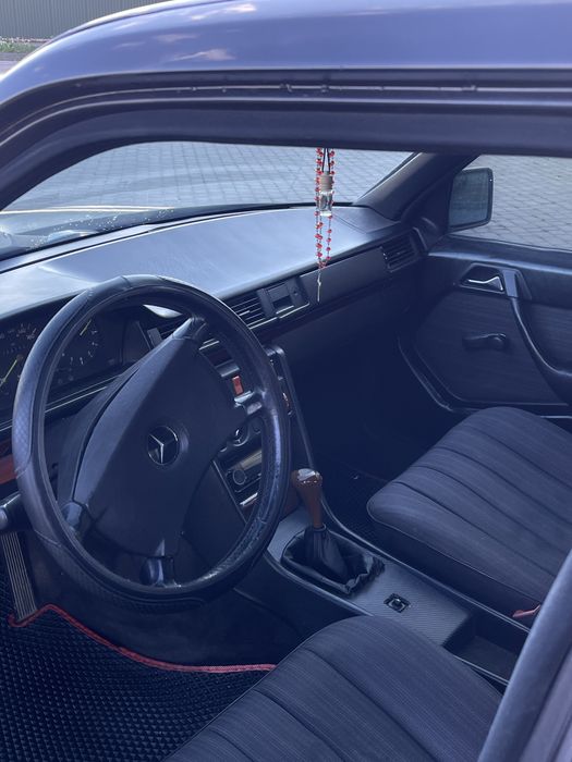 Mercedes W124 1988р (торг)