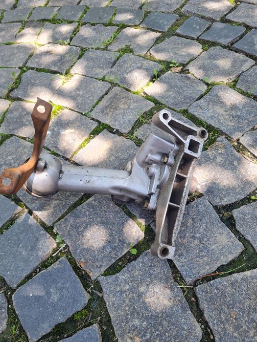 Масляний насос mercedes 2.3 td