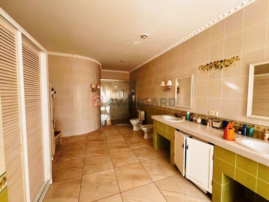 Комфортабельний особняк в Дахнівці